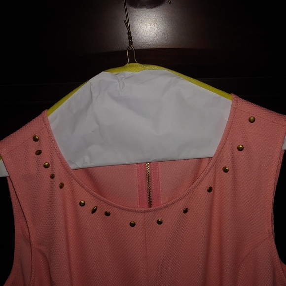 pink dress - Picture 3 of 7